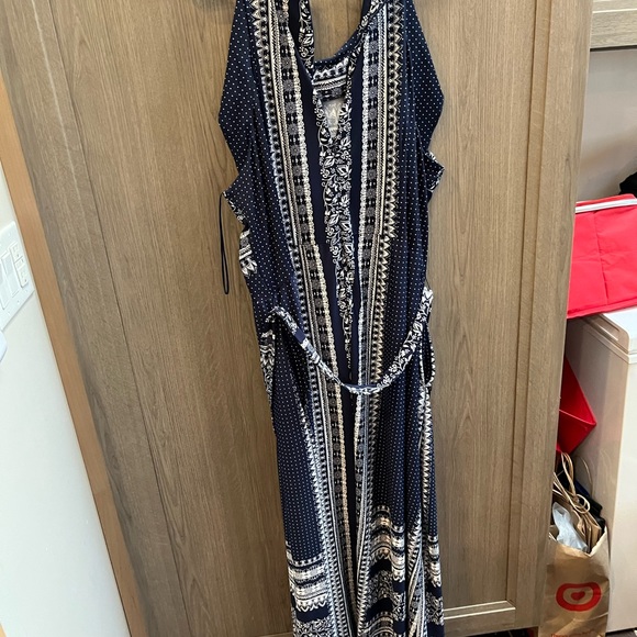 Dress - Picture 2 of 3